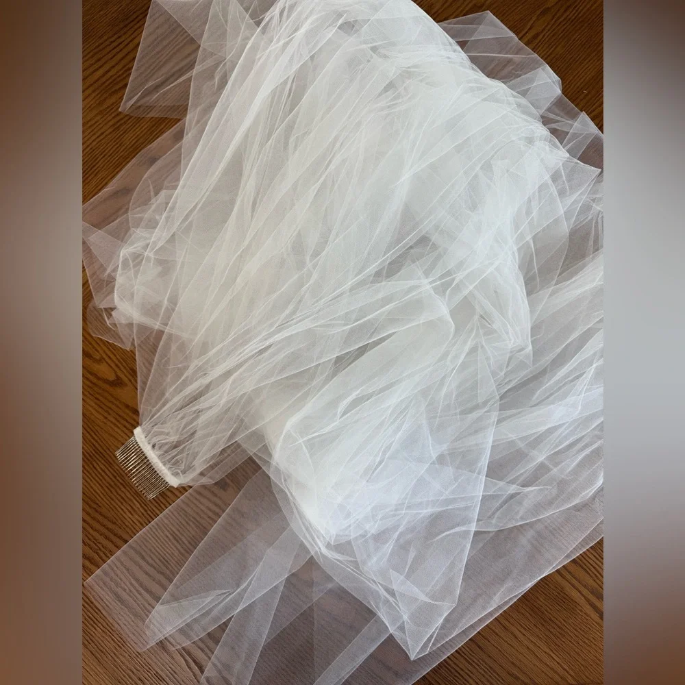 Wedding Veil Chapel or Cathedral 108” with 39” blusher - Light Ivory - Picture 4 of 6